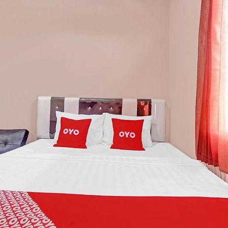 Oyo 90796 Hotel Mulya Indah Tambakmulya Kültér fotó