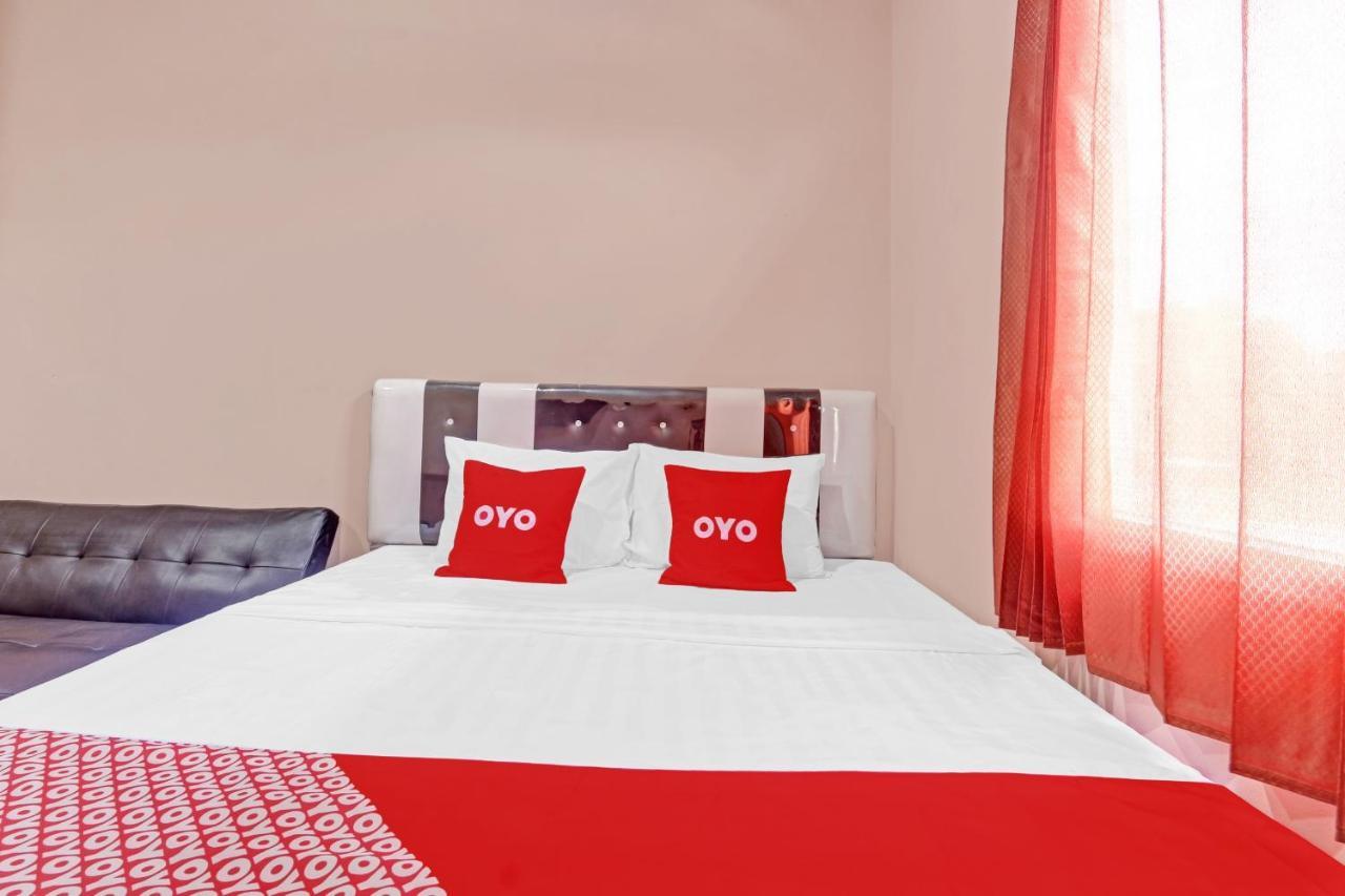 Oyo 90796 Hotel Mulya Indah Tambakmulya Kültér fotó