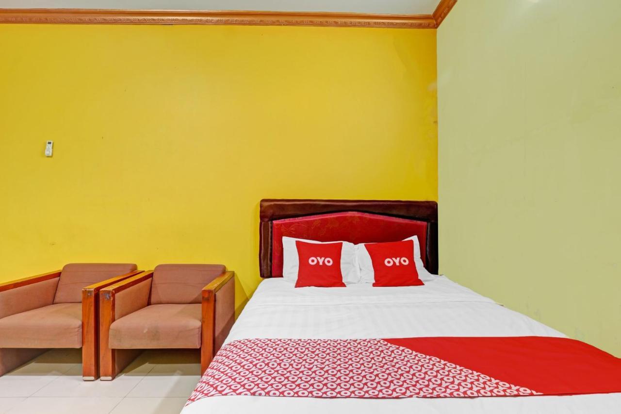 Oyo 90796 Hotel Mulya Indah Tambakmulya Kültér fotó