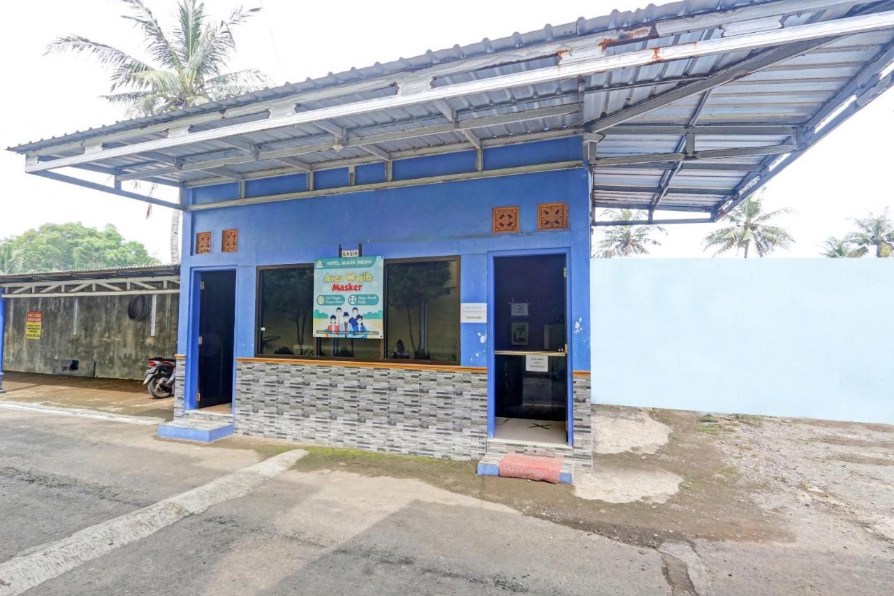 Oyo 90796 Hotel Mulya Indah Tambakmulya Kültér fotó