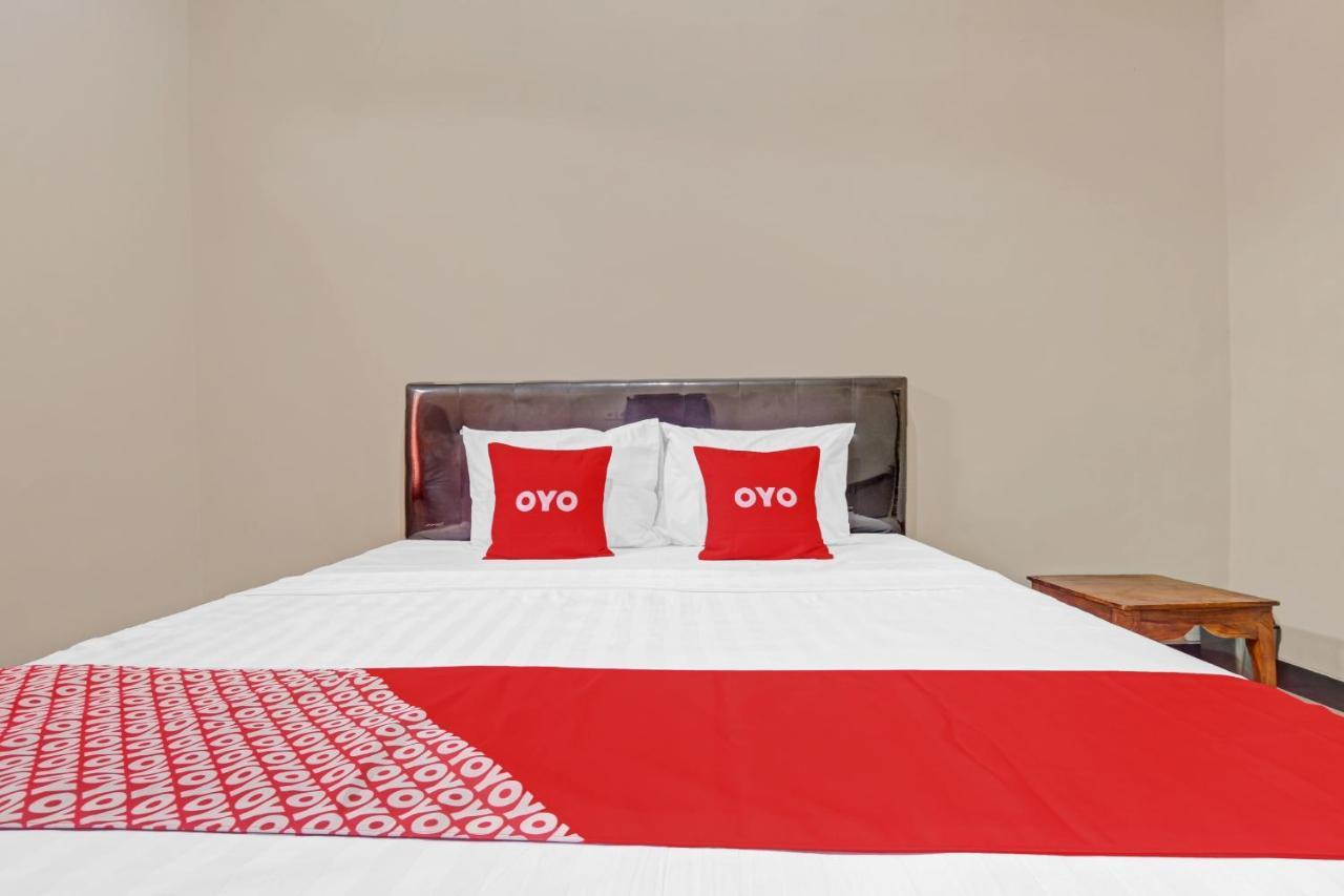 Oyo 90796 Hotel Mulya Indah Tambakmulya Kültér fotó