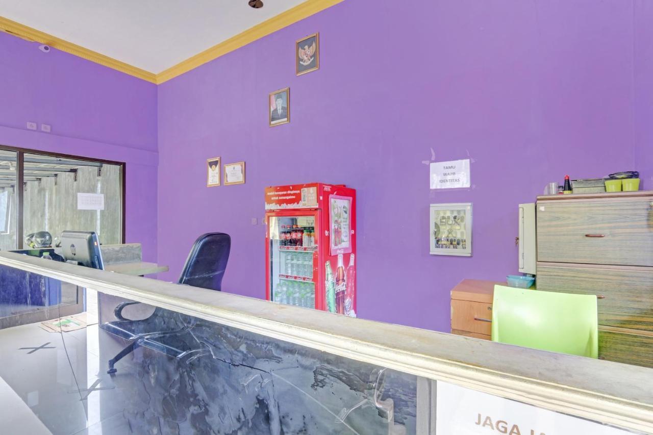 Oyo 90796 Hotel Mulya Indah Tambakmulya Kültér fotó