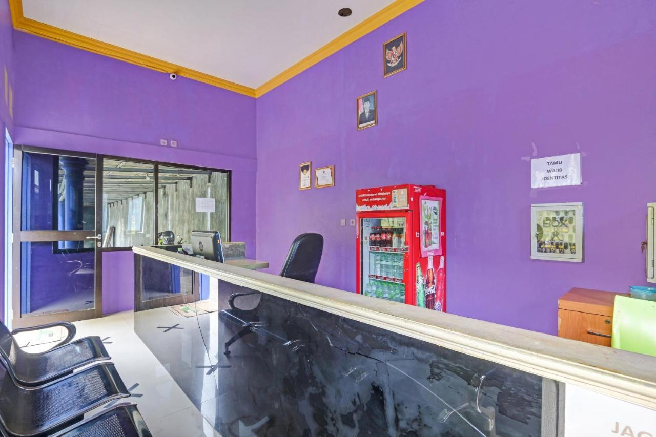 Oyo 90796 Hotel Mulya Indah Tambakmulya Kültér fotó