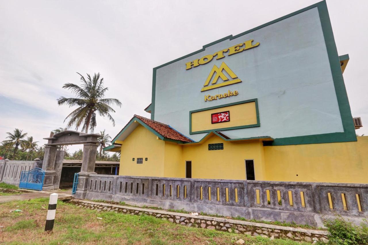 Oyo 90796 Hotel Mulya Indah Tambakmulya Kültér fotó